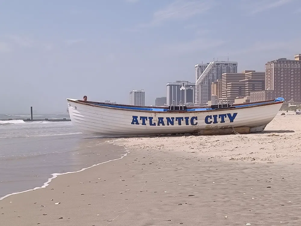 A Cheap Atlantic City Weekend That Starts on the Sand
