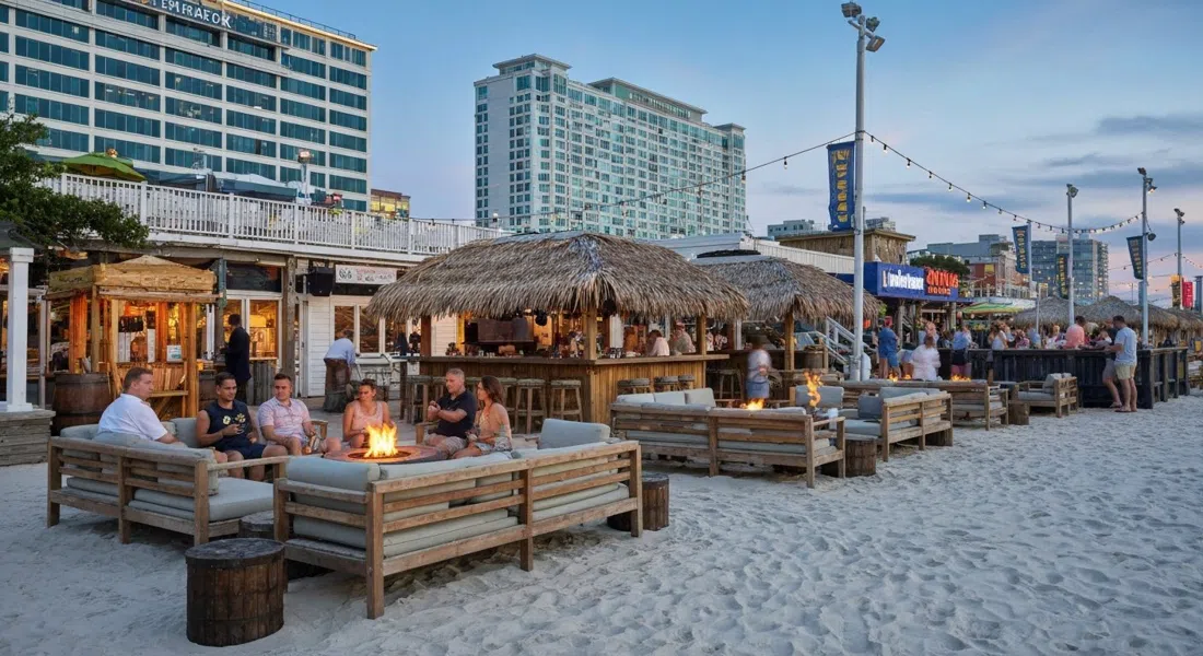 LandShark Bar & Grill en Resorts con un escenario en la playa, bar tiki y fogones dispuestos para una noche de verano en la arena